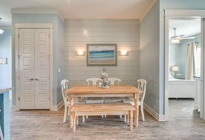 Texas Gulf Coast Home: Walk To Bolivar Beach!