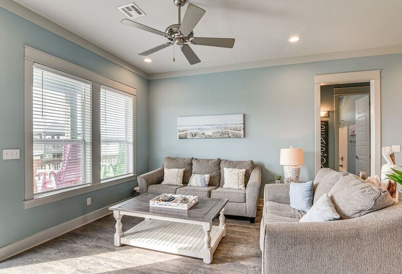 Texas Gulf Coast Home: Walk To Bolivar Beach!