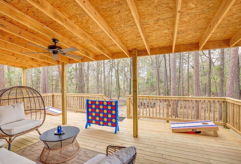 Winnsboro Barndominium W/ Fire Pit & Large Deck!