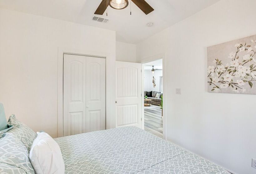 Winnsboro Barndominium W/ Fire Pit & Large Deck!