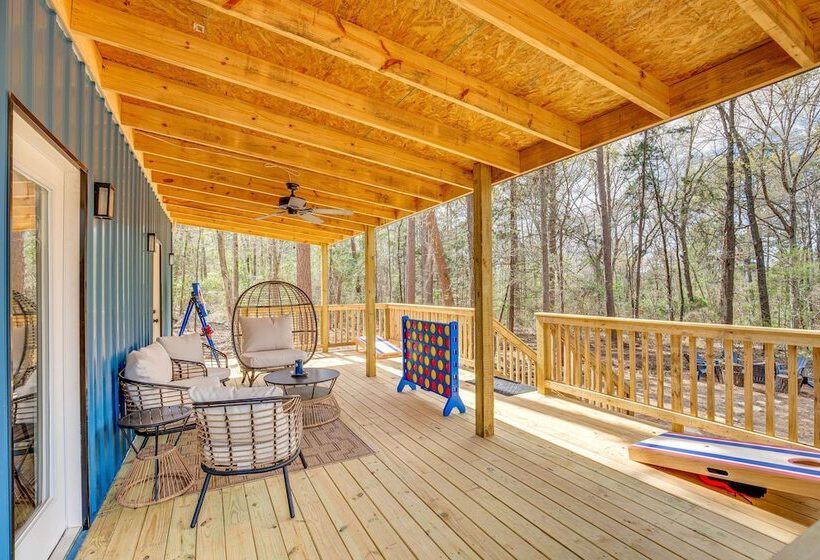 Winnsboro Barndominium W/ Fire Pit & Large Deck!