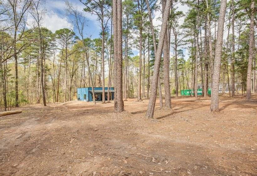 Winnsboro Barndominium W/ Fire Pit & Large Deck!