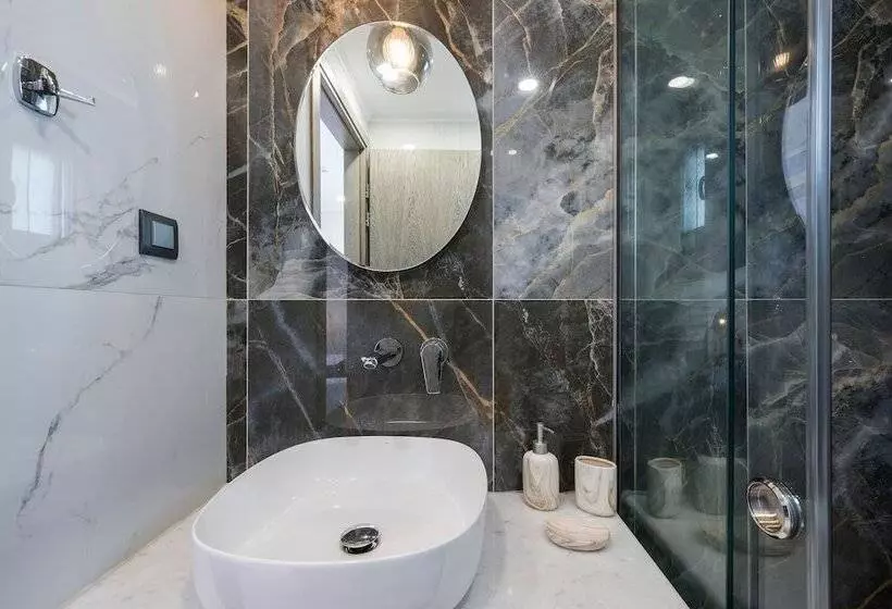 Alexia Seaview Apartments