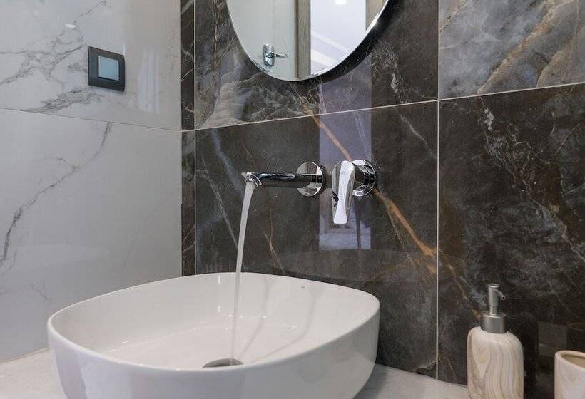 Alexia Seaview Apartments