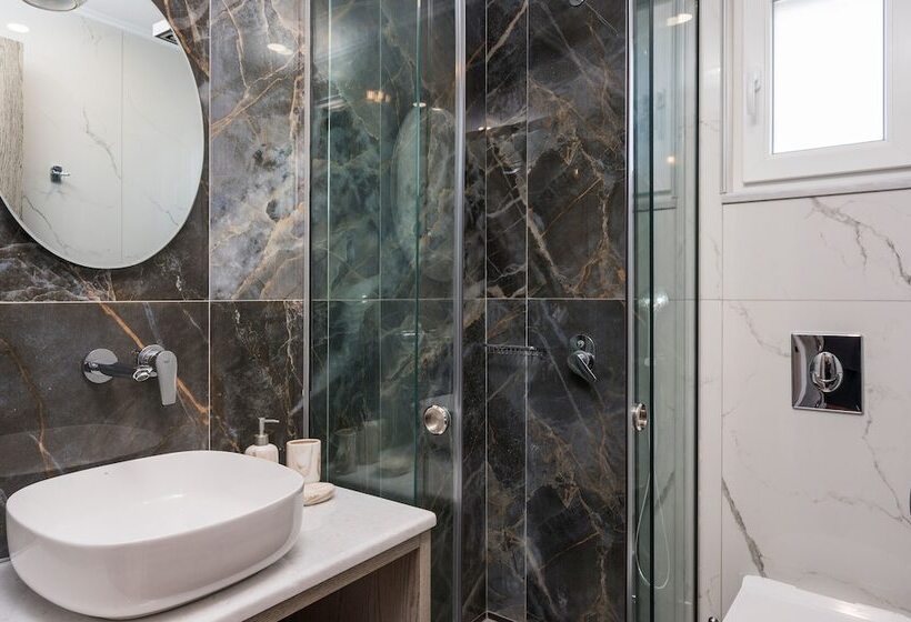 Alexia Seaview Apartments