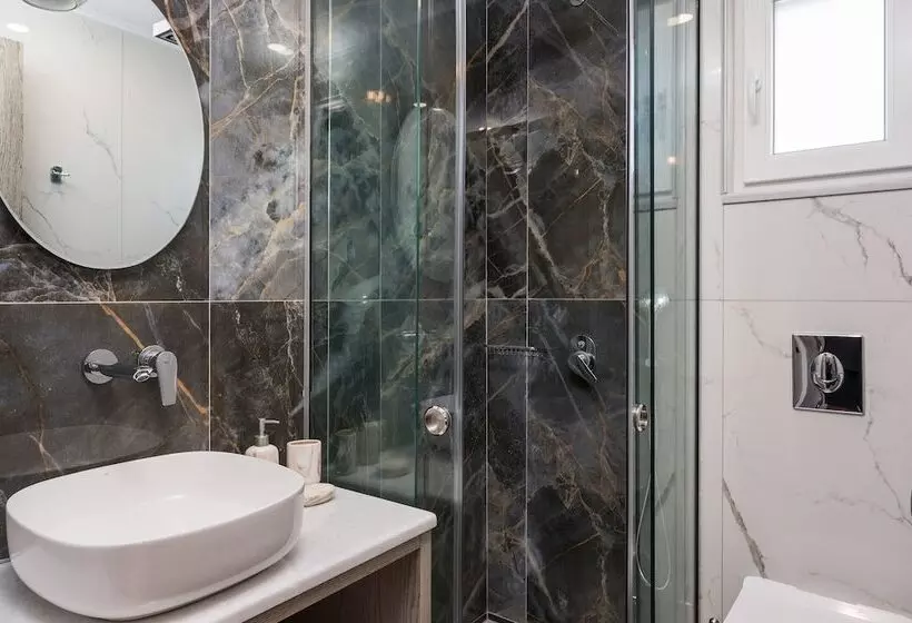 Alexia Seaview Apartments