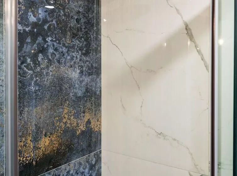 Alexia Seaview Apartments