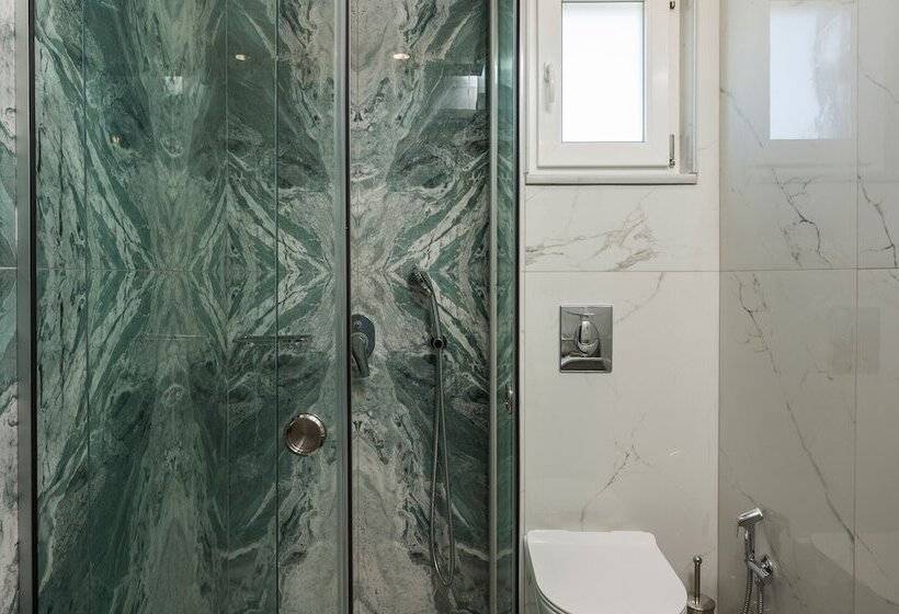 Alexia Seaview Apartments