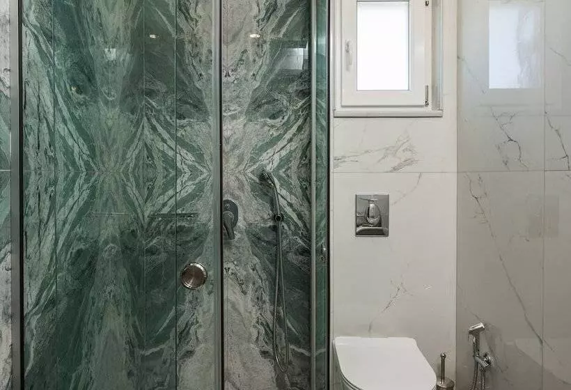 Alexia Seaview Apartments