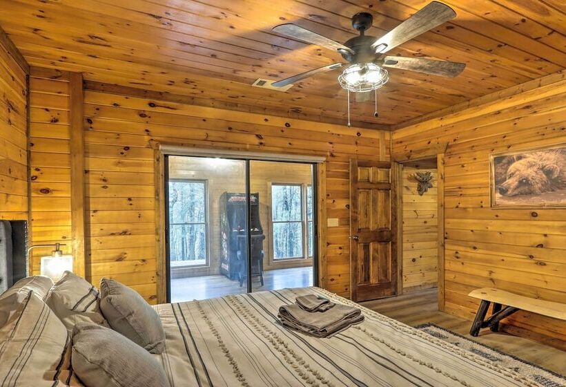 Blue Ridge Cabin W/ Hot Tub, Fire Pit, & Game Room