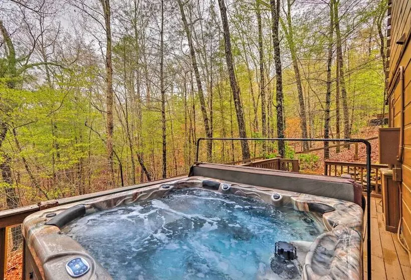 Blue Ridge Cabin W/ Hot Tub, Fire Pit, & Game Room