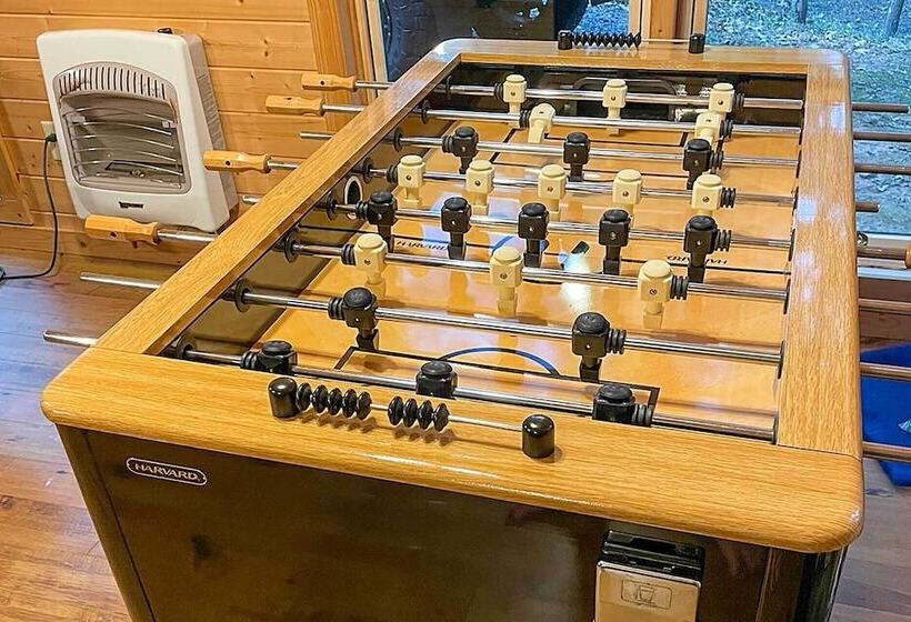 Blue Ridge Cabin W/ Hot Tub, Fire Pit, & Game Room