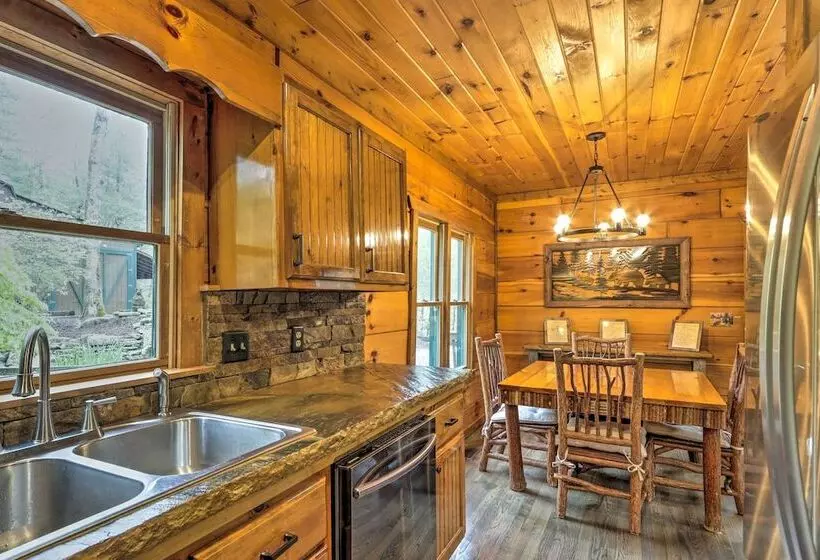Blue Ridge Cabin W/ Hot Tub, Fire Pit, & Game Room