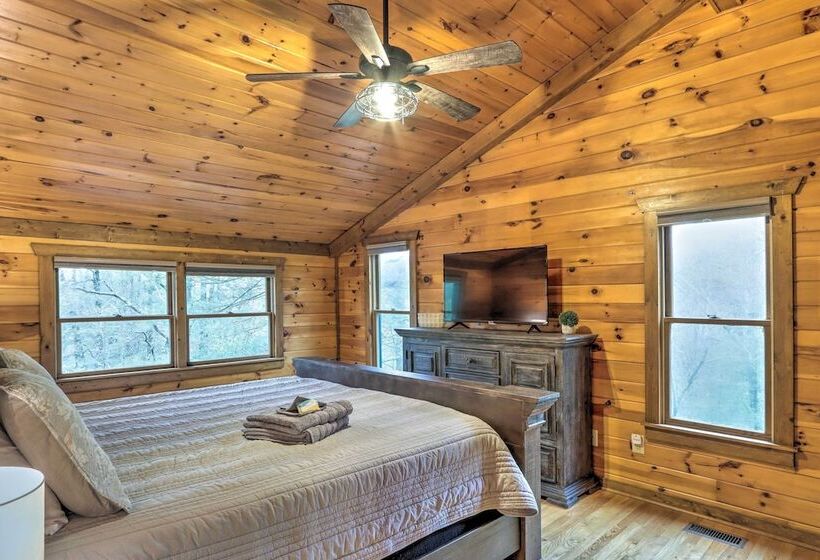 Blue Ridge Cabin W/ Hot Tub, Fire Pit, & Game Room