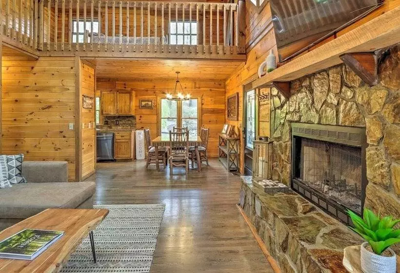 Blue Ridge Cabin W/ Hot Tub, Fire Pit, & Game Room
