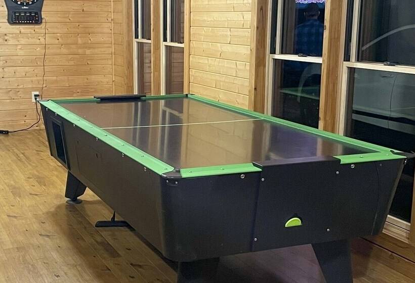 Blue Ridge Cabin W/ Hot Tub, Fire Pit, & Game Room