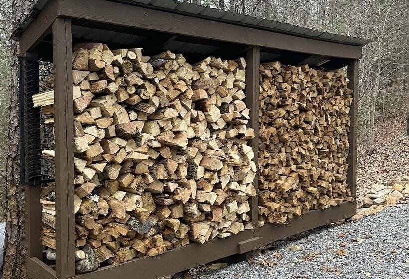 Blue Ridge Cabin W/ Hot Tub, Fire Pit, & Game Room