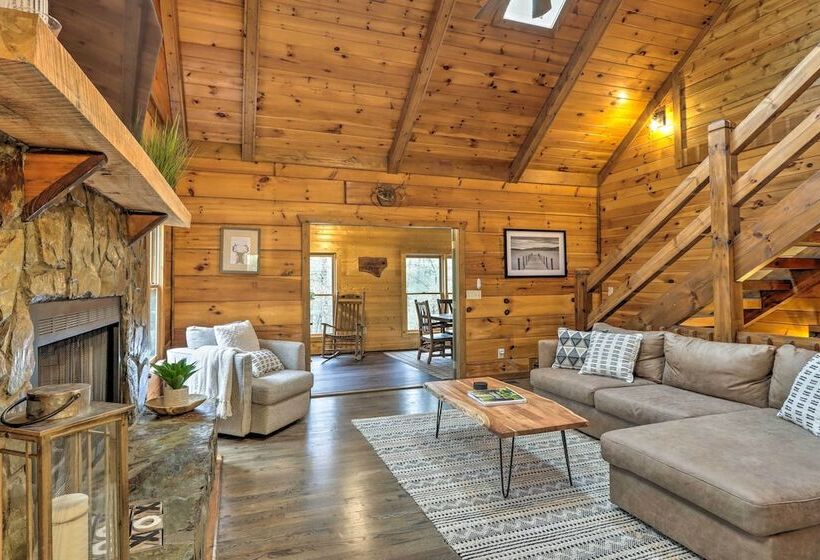 Blue Ridge Cabin W/ Hot Tub, Fire Pit, & Game Room