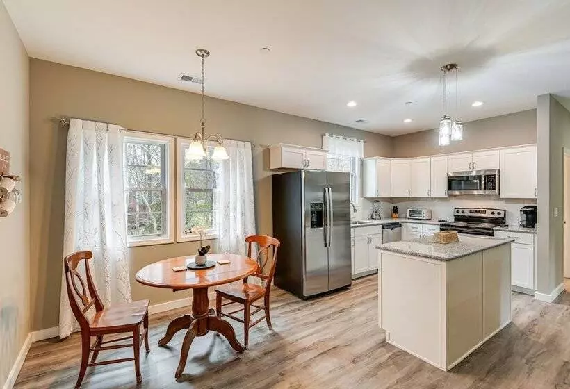 Bright Kingston Springs Home < 22 Mi To Nashville