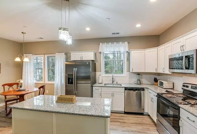 Bright Kingston Springs Home < 22 Mi To Nashville