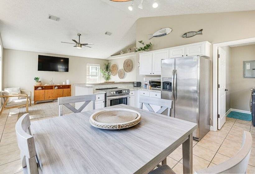 Charming Pcb Home ~ 1 Mi To Beach Access!