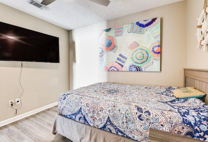 Charming Pcb Home ~ 1 Mi To Beach Access!