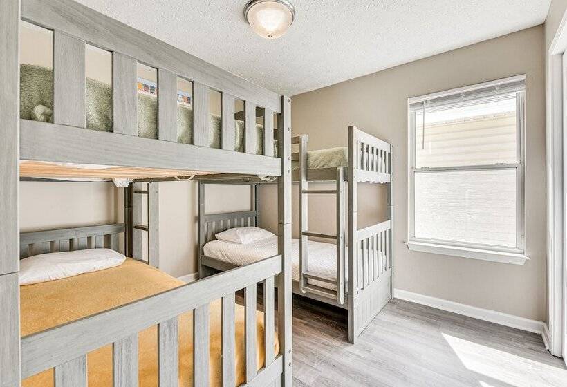 Charming Pcb Home ~ 1 Mi To Beach Access!