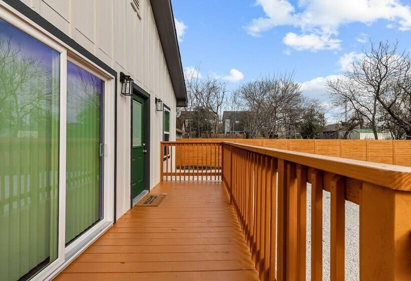 Charming Walkable 4 Br/2.5 Ba Near Dtown Riverwalk