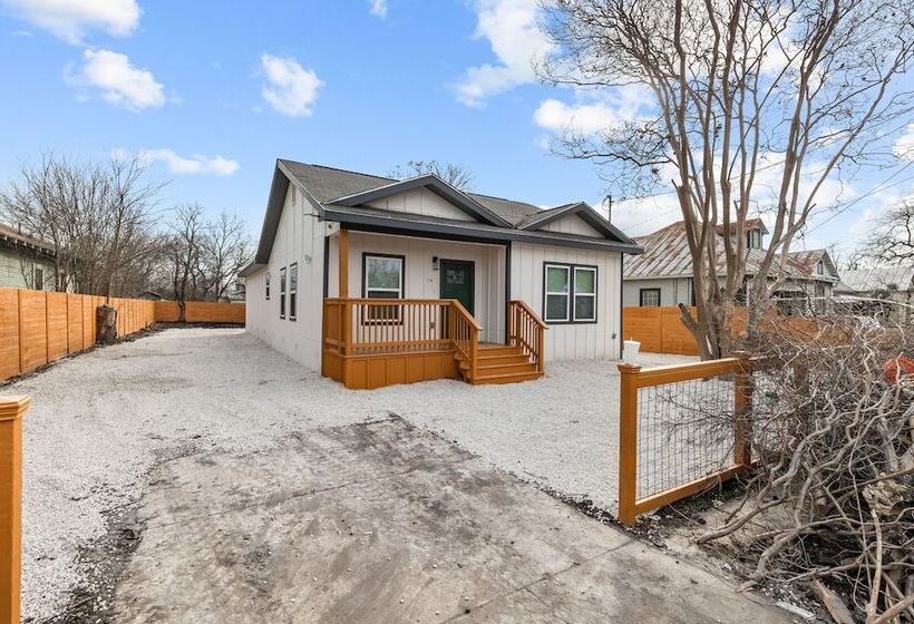 Charming Walkable 4 Br/2.5 Ba Near Dtown Riverwalk