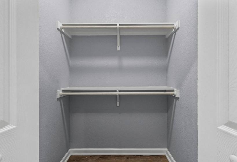 Charming Walkable 4 Br/2.5 Ba Near Dtown Riverwalk