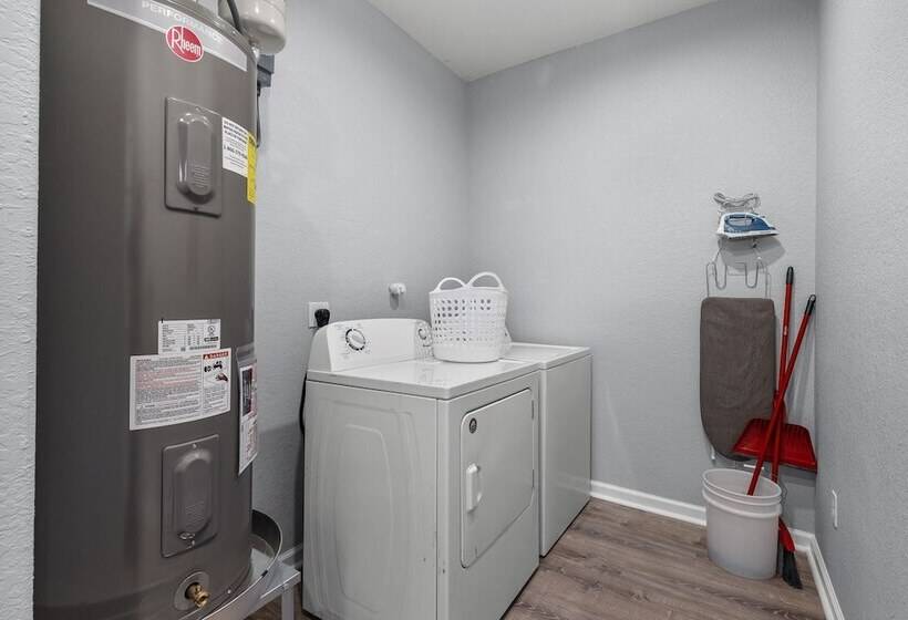 Charming Walkable 4 Br/2.5 Ba Near Dtown Riverwalk