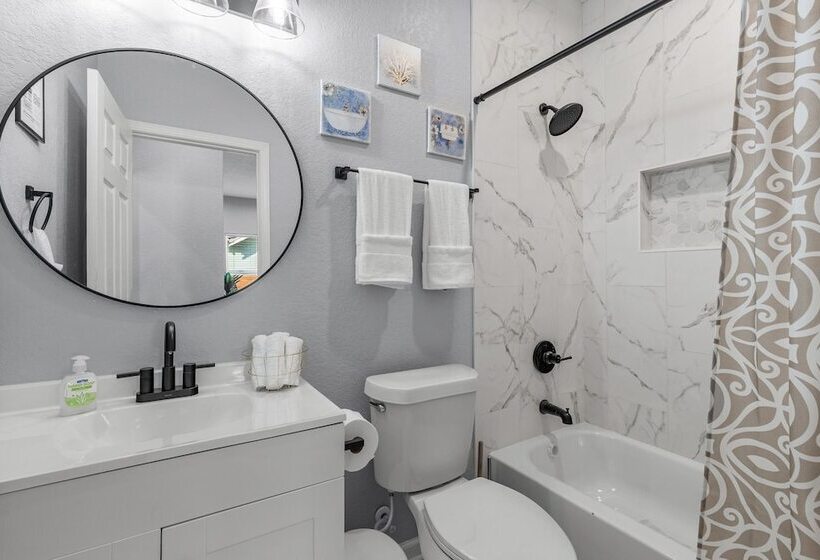 Charming Walkable 4 Br/2.5 Ba Near Dtown Riverwalk