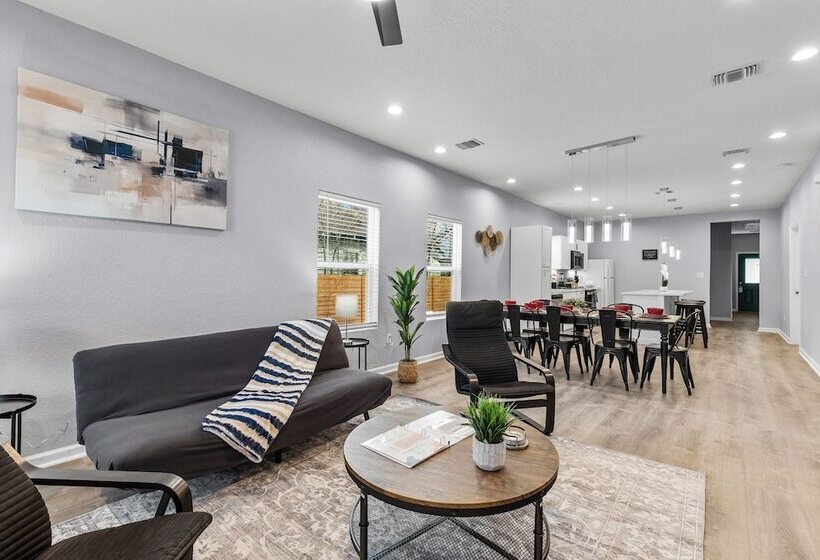 Charming Walkable 4 Br/2.5 Ba Near Dtown Riverwalk