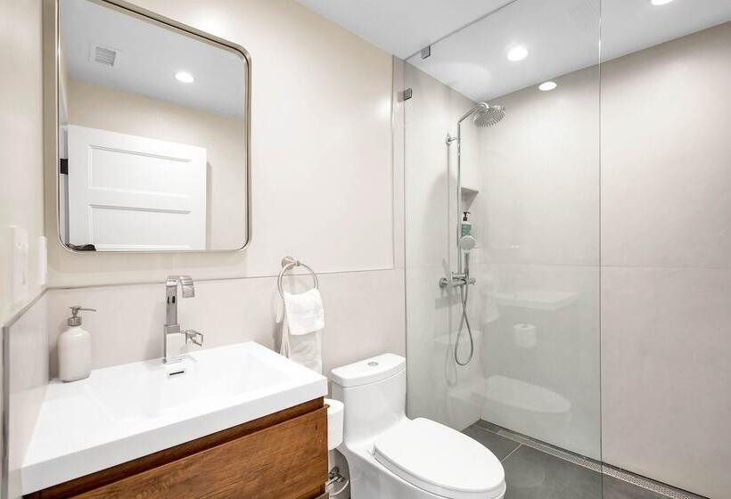 City Living By Avantstay Large Outdoor Area