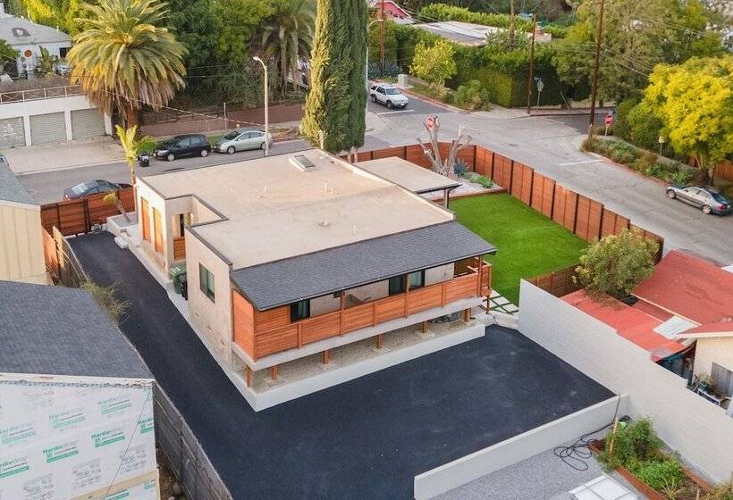 City Living By Avantstay Large Outdoor Area