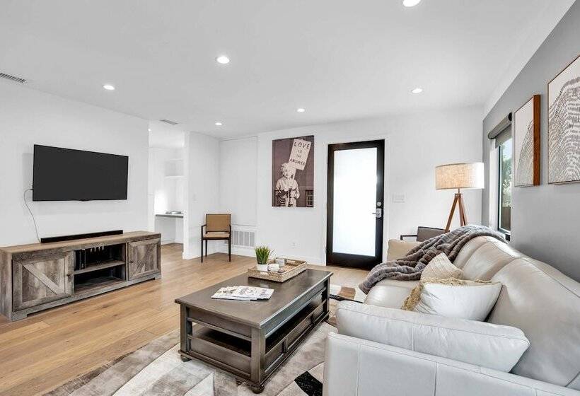 City Living By Avantstay Large Outdoor Area