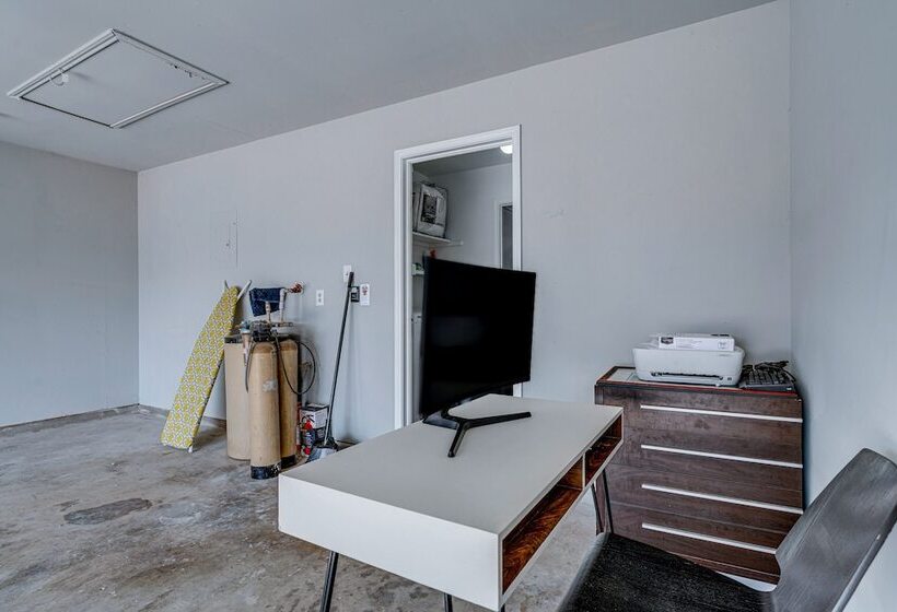 Pet Friendly Round Rock Home W/ Fenced Yard!