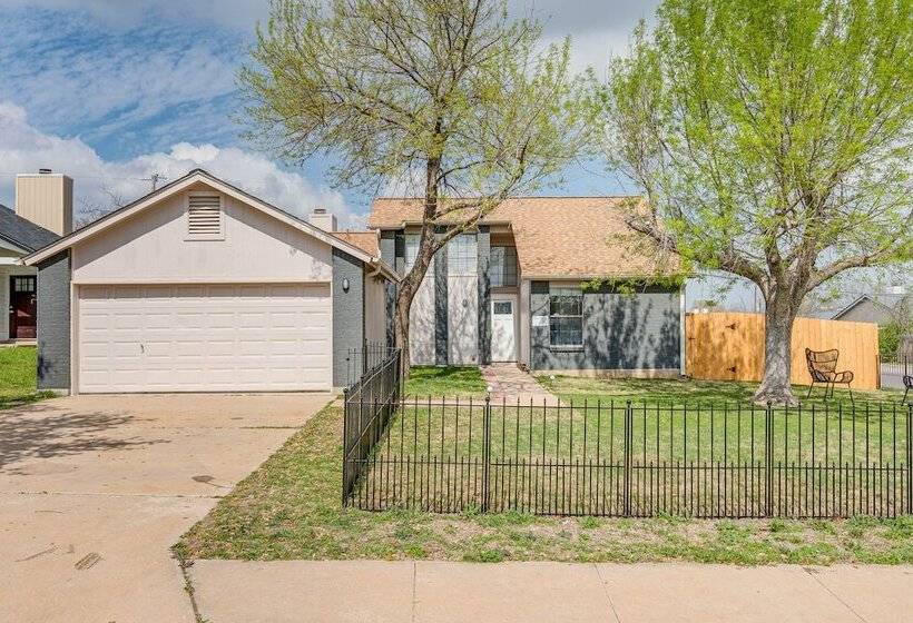 Pet Friendly Round Rock Home W/ Fenced Yard!