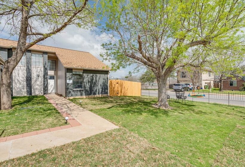 Pet Friendly Round Rock Home W/ Fenced Yard!