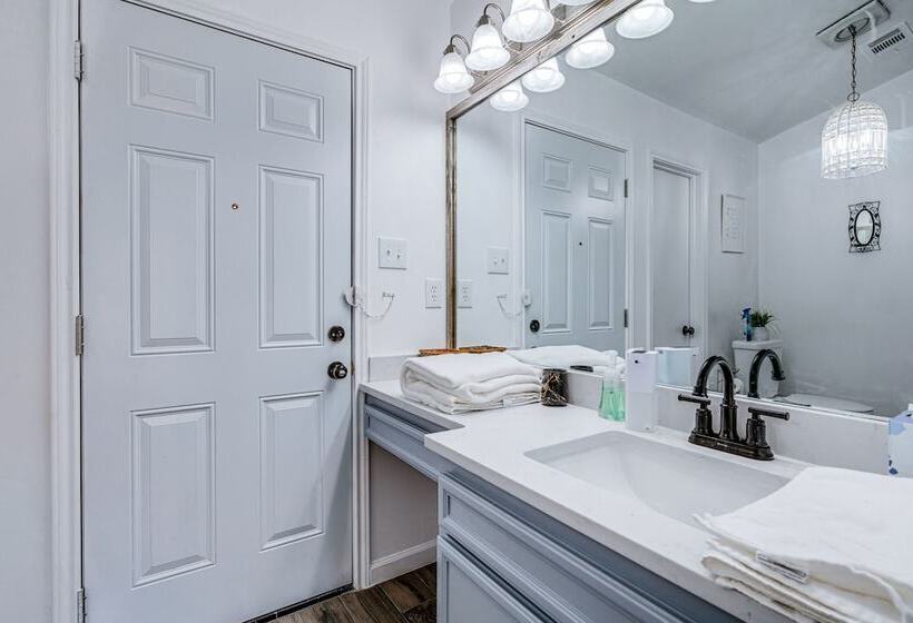 Pet Friendly Round Rock Home W/ Fenced Yard!