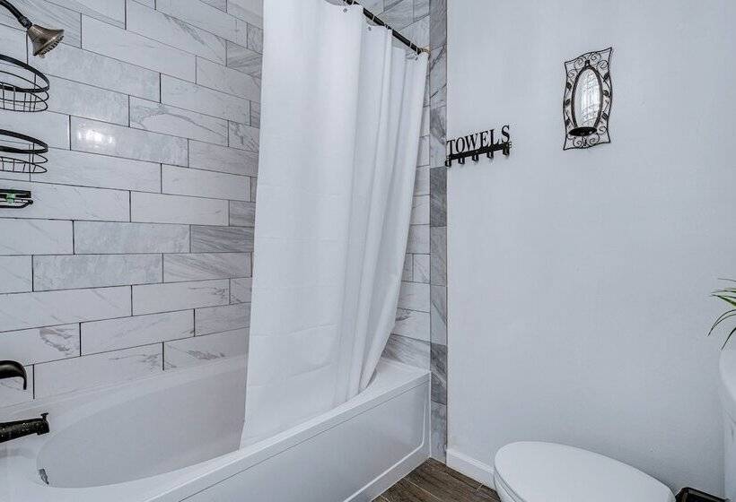 Pet Friendly Round Rock Home W/ Fenced Yard!