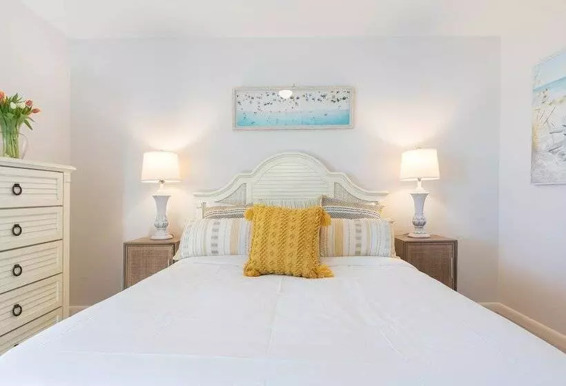 Gulf Front, Walk To Rosemary Beach, 5br, Gazebo Paradise On Park By Avantstay