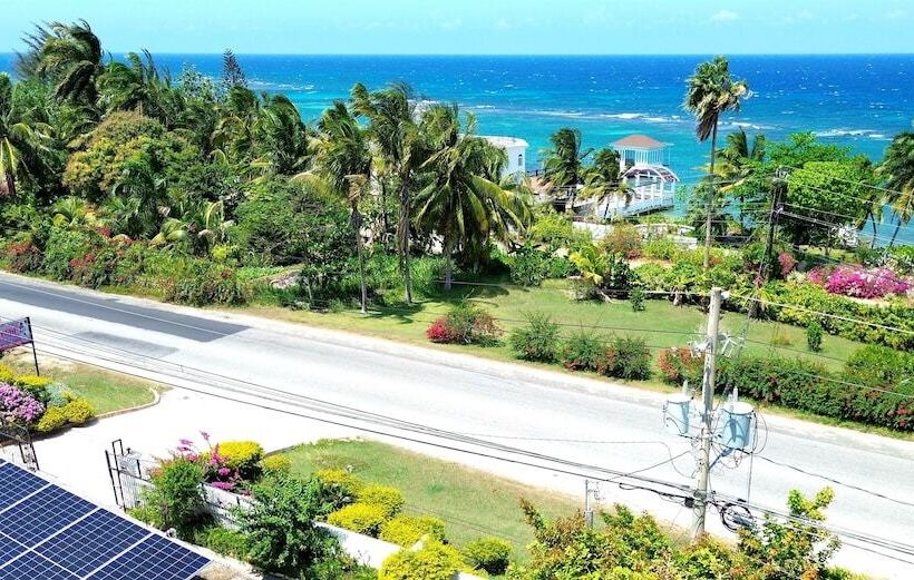 هتل Chateau Margarita Waterfront