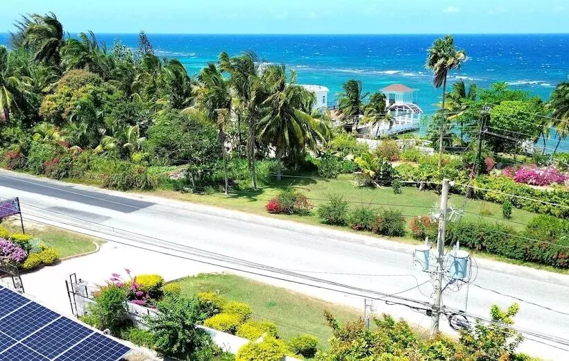 هتل Chateau Margarita Waterfront