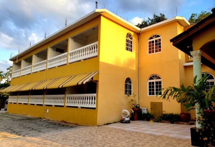 هتل Chateau Margarita Waterfront