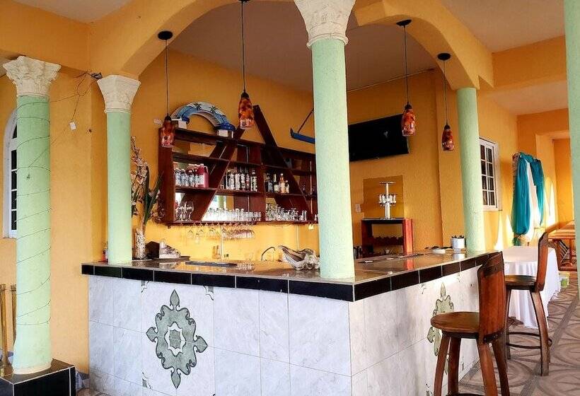 هتل Chateau Margarita Waterfront