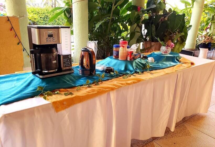 هتل Chateau Margarita Waterfront