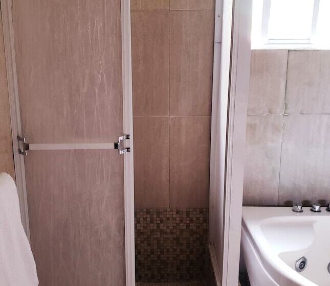 هتل Chateau Margarita Waterfront