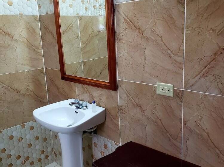 هتل Chateau Margarita Waterfront