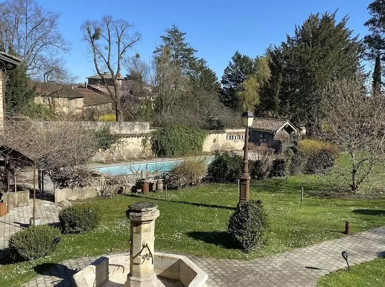 Hotelli Les Jardins De La Tour